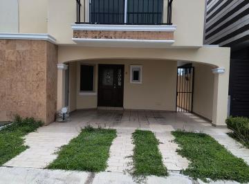 Casa en condominio de 3 habitaciones, Tlajomulco de Zúñiga · Bonita Casa 3 Rec, Principal C/baño y Vest, 2 Aut, Terraza Jardín
