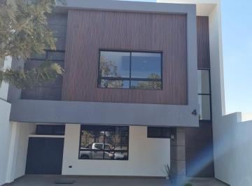 Casa en condominio · 291m² · 4 Recámaras · 2 Estacionamientos · Venta de Casa Muy Amplia en Parque Colima, Lomas de Angelopolis Puebla