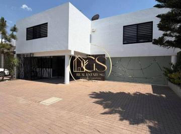 Casa · 382m² · 3 Recámaras · 2 Estacionamientos · Casa en Renta Kiin Residencial Celaya