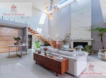Casa · 600m² · 4 Recámaras · 4 Estacionamientos · Casa en Venta en Ahuatlan, Cuernavaca Jl 27 - 650.