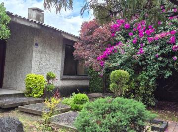 Casa · 285m² · 3 Recámaras · 2 Estacionamientos · Casa en Venta Una Planta, Villas de Irapuato