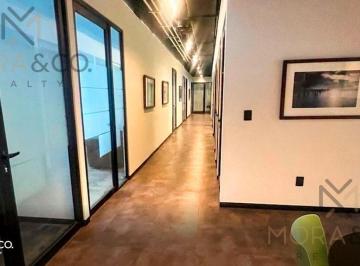 Oficina · 1 Estacionamiento · Oficina en Renta con 2 Privados | Sala de Juntas y Estacionamiento