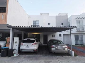 Casa · 93m² · 3 Recámaras · 2 Estacionamientos · Casa Bonita en Villa Marino / Nice Home in Villa Marino