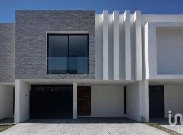 Casa · 185m² · 3 Recámaras · 2 Estacionamientos · Casa en Renta en El Edén Residencial - Guadalajara Zmg
