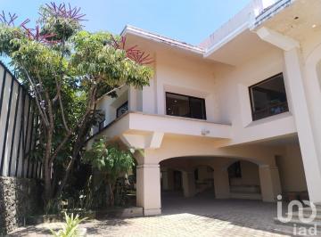 Casa · 2478m² · 6 Recámaras · 30 Estacionamientos · Casa en Venta en Rancho Tetela