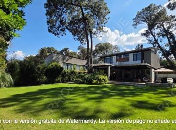 Casa de 4 habitaciones, Valle de Bravo · Casa en Condominio en Venta en Avándaro | Valle de Bravo