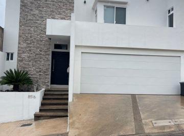 a23b1fb1fd340f3c4084a01d5a5402bba37132ee551dd2abe5edf9675223919d · Casa Venta en Lomas Universidad IV