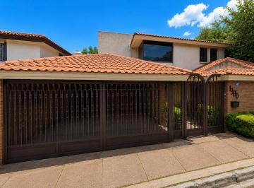 Casa de 4 habitaciones, San Pedro Garza García · Venta de Casa en La Colonia Lomas del Valle en San Pedro Garza Garcia de Nuevo Leon