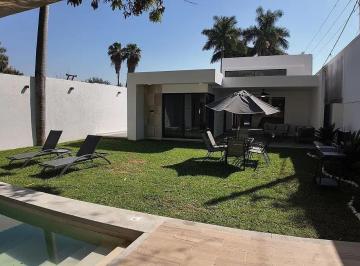 1 · Casa en un Nivel | Jardín, Alberca Privados en Fraccionamiento con Seguridad en Yautepec