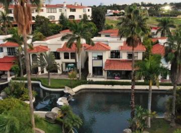 Casa en condominio de 4 habitaciones, Zapopan · Town House en Renta, Colinas de San Javier — Av Acueducto