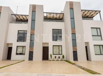 Casa · 132m² · 3 Recámaras · 2 Estacionamientos · Casa en Venta en Condominio Bali 2, Playa del Carmen
