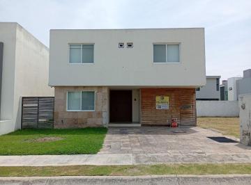 Casa de 3 habitaciones, San Pedro Tlaquepaque · Venta Casa en Santa Anita Coto Privado con Alberca y Cancha