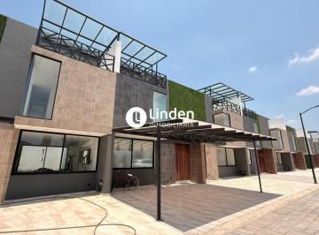 Casa · 170m² · 3 Recámaras · 2 Estacionamientos · Casa en Venta en Dávica Redidencial, Zona Cholula, Puebla.