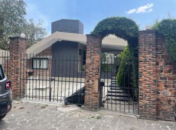 Casa de 4 habitaciones, Xochimilco · Casa con 4 Recámaras en Venta y Renta en Xochimilco