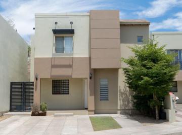Casa en condominio · 190m² · 4 Recámaras · 2 Estacionamientos · Casa en Venta en Santa Barbara