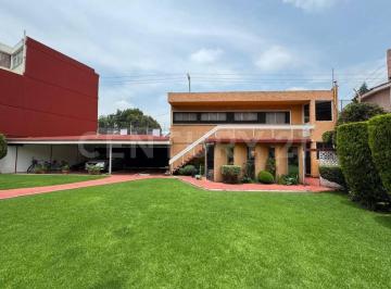 Casa · 700m² · 4 Recámaras · 4 Estacionamientos · Casa en Renta | del Carmen, Coyoacán