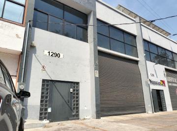 Bodega comercial , Guadalajara · Bodega con Oficinas en Col El Rosario