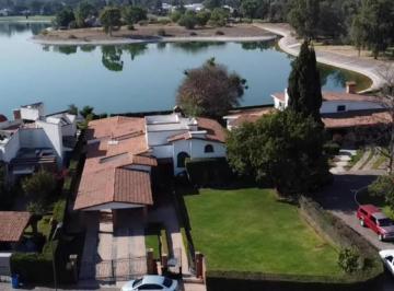 Casa de 4 habitaciones, San Juan del Río · Casa Frente Al Lago en San Gil, Sjr Queretaro