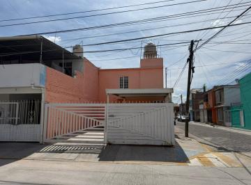 Casa · 135m² · 3 Recámaras · 2 Estacionamientos · Casa en Venta Primero de Mayo - (4)