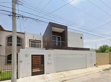 Casa de 4 habitaciones, Saltillo · Increible Propiedad de Dos Plantas Ubicada en Saltillo, Coahuila