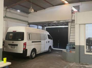 Bodega comercial · 200m² · Galpón - Las Aguilas