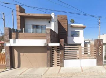 Casa de 3 habitaciones, Tijuana · Casa de 200 m² con 3 Recámaras en Venta en Lomas Hipódromo, Tijuana