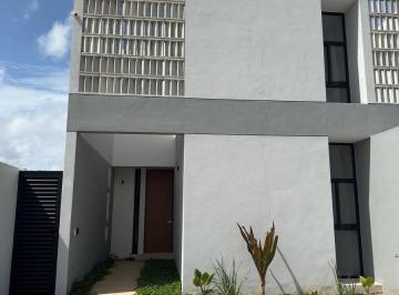 Casa · 140m² · 3 Recámaras · 2 Estacionamientos · Casa en Temozón Norte