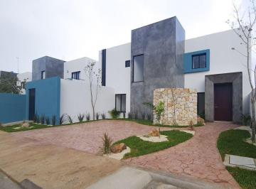 Casa · 218m² · 4 Recámaras · 2 Estacionamientos · Casa en Venta en Conkal, Conkal Yucatán