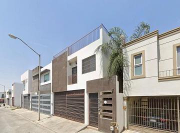 Casa de 3 habitaciones, Monterrey · Excelente Propiedad de Dos Plantas Ubicada en Villa Portuguesa 225, Monterrey, Nuevo Leon