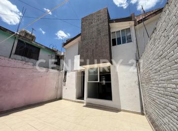 Casa · 155m² · 3 Recámaras · 2 Estacionamientos · Casa en Venta a Pie de Calle en San José Mayorazgo, 11 Sur