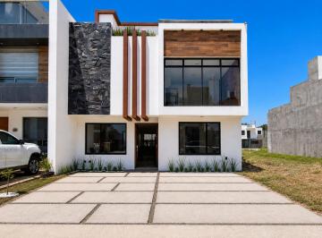 Casa de 4 habitaciones, Mineral de la Reforma · Alvento Hábitat | Pachuca, 4 Recámaras | 1 en Planta Baja con Baño Completo | Roof Garden