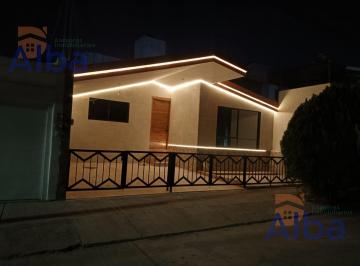 Casa · 270m² · 5 Recámaras · 2 Estacionamientos · Casa en Renta en Los Bosques Para Ofiicna, Consultorios o Habitacional