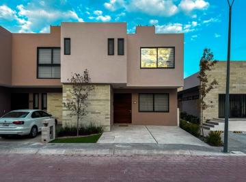 Casa en condominio de 4 habitaciones, Querétaro · Casa Nueva en Venta en Cond. Virrey de Cataluña, Lomas del Marques. Queretaro