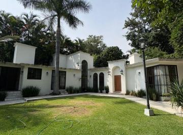 Casa de 3 habitaciones, Cuernavaca · Casa en Venta o Renta en Real Las Quintas