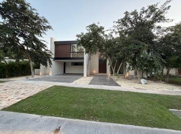 Casa en condominio de 5 habitaciones, Mérida · Casa de Lujo en Venta en Merida, Yucatan en Yucatan Country Club