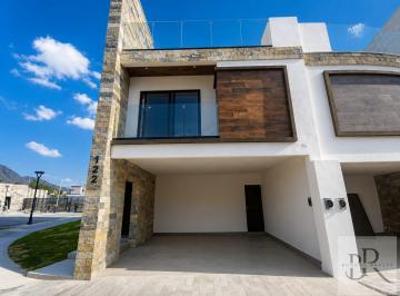 Casa · 270m² · 3 Recámaras · 2 Estacionamientos · Estrena Casa Nueva Zona La Rioja - Carretera Nacional