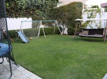 Casa · 450m² · 3 Recámaras · 2 Estacionamientos · Casa en Venta a Remodelar en Interlomas
