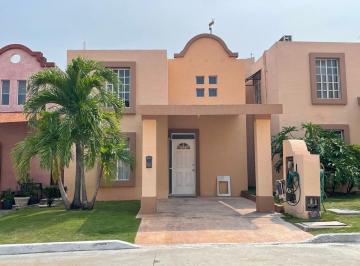 Casa · 150m² · 3 Recámaras · 2 Estacionamientos · Casa en Col. Petrolera