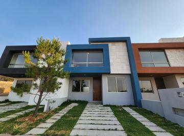 Casa · 198m² · 4 Recámaras · 2 Estacionamientos · Casa en Venta Fraccionamiento Vesta en Jesús del Monte con Área Verde