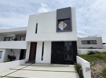 Casa · 200m² · 4 Recámaras · 2 Estacionamientos · Casa en Venta en Loma Alta Tres Marías, Casa Club, Gimnasio, Áreas Verdes, Canchas Multideportivas