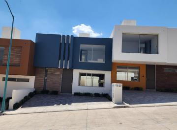 Casa · 170m² · 3 Recámaras · 2 Estacionamientos · Casa Venta Cañadas Tres Marías Fraccionamiento Privado con Canchas Multideportivas, Lago