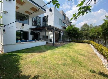Casa · 463m² · 3 Recámaras · 6 Estacionamientos · Casa en Venta en San Mateo Tlaltenango