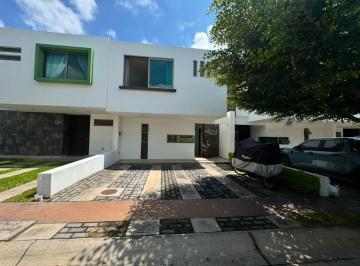 Casa de 3 habitaciones, Tlajomulco de Zúñiga · Residencial Sorrento | Lopez Mateos y Punto Sur | Renta Casa