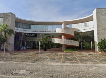 Local comercial · 142m² · 4 Estacionamientos · Local en Playa del Carmen