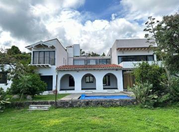 Casa de 6 habitaciones, Tepoztlán · Casa con Jardín y Alberca Propia en Santo Domingo Ocotitlán, a 15 Min del Centro de Tepoztlán (Norte