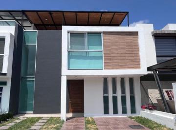 335875cf37dd4429e107064a7ce383545fcfafc6b9be51b9733e60b2d6610392 · Casa en Venta 4 Recamaras y Cto Servicio en La Condesa Juriquilla Queretaro