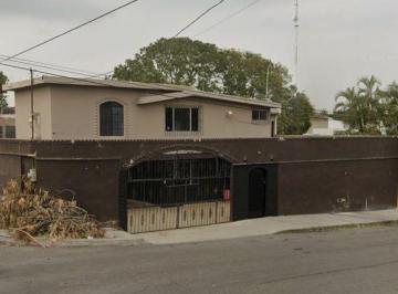 Casa · 500m² · 7 Recámaras · 4 Estacionamientos · Casa en Petrolera