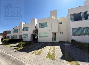 Casa · 140m² · 4 Recámaras · 2 Estacionamientos · Casa en Venta Fraccionamiento Barbabosa Zinacantepec Estado de Mexico