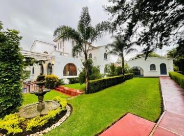 Casa · 1184m² · 4 Recámaras · 4 Estacionamientos · Casa en Venta, en Racho Cortes Cuernavaca, Estilo Californiano