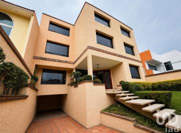 Casa · 355m² · 4 Recámaras · 4 Estacionamientos · Casa en Venta en Satélite, Circuito Novelistas
